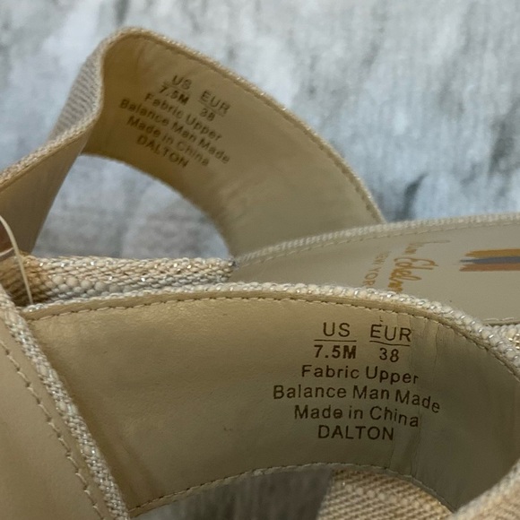 Sam Edelman New York sandal heels tan/gold tone , large buckles, very elegant.
